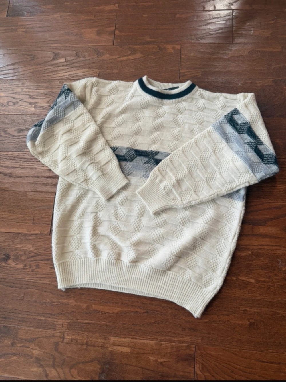 New York Studio Men's Cream Crewneck Sweater with Blue Accent